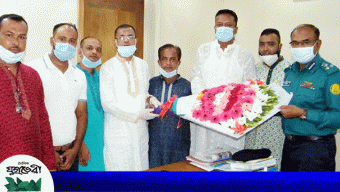 পুলিশ কমিশনারের সাথে ট্রাক মালিক-শ্রমিকদের সাক্ষাৎ