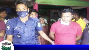 কুলাউড়ায় সাংবাদিক পরিচয় দিয়ে কাঠমিস্ত্রি ধরা