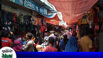 শ্রীমঙ্গলে মাস্ক নেই ক্রেতা-বিক্রেতার মুখে