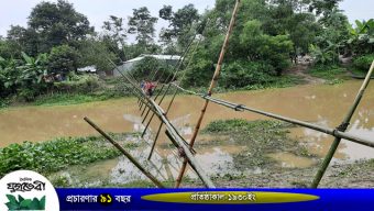 মৌলভীবাজারের অন্ধমনু খালের উপর নেই সেতু : স্বেচ্ছাশ্রমে সাঁকো নির্মাণ