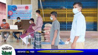 বড়লেখায় বাড়ি বাড়ি গিয়ে করোনার টিকার নিবন্ধন করে দিচ্ছে দ্যুতি’র সদস্যরা