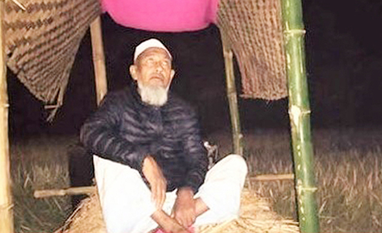 ফসল রক্ষায় রাত জেগে পাহারা