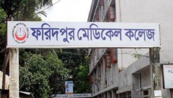 বাস-প্রাইভেটকার সংঘর্ষ, উদ্ধারকারী তিনজনসহ নিহত ৪