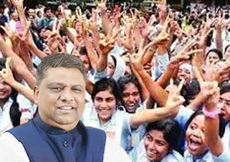কৃতি শিক্ষার্থীদের শুভেচ্ছা ও অভিনন্দন জানালেন মেয়র আনোয়ারুজ্জামান