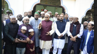 জুম্মার নামাজ শেষে মুসল্লিদের কাছে দোয়া চাইলেন শফিক চৌধুরী