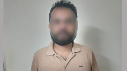 ধোপাদীঘিরপাড় ওয়াকওয়ে থেকে মাদক কারবারি আটক