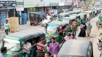 যানজটে চরম দু র্ভো গ, দেখার কেউ নেই