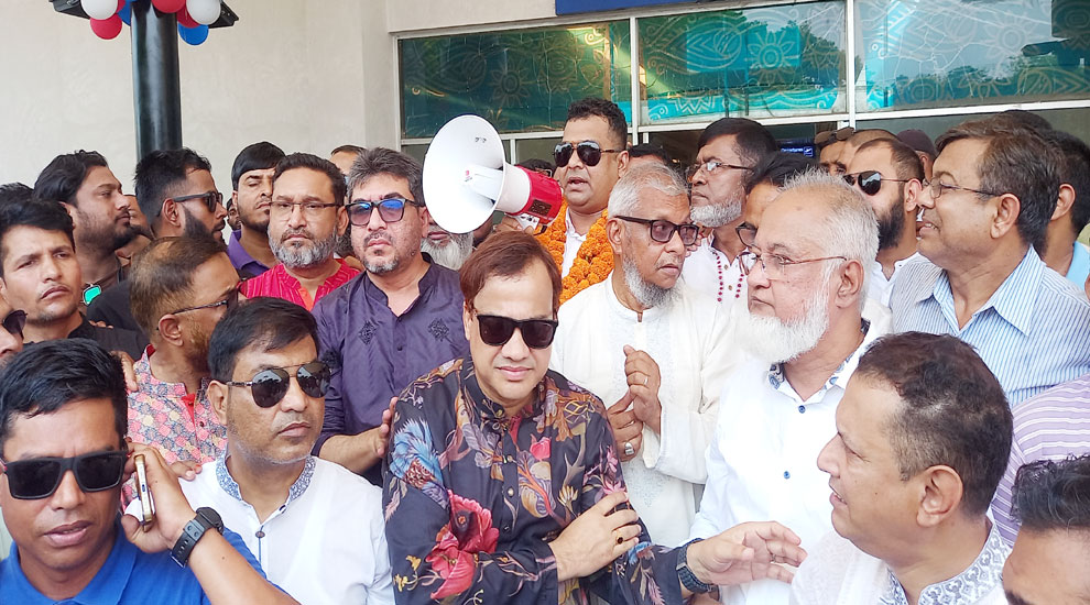 নেতা মোস্তাকুর রহমান রুমনের স্বদেশ প্রত্যাবর্তনে বিএনপি’র গণসংবর্ধনা