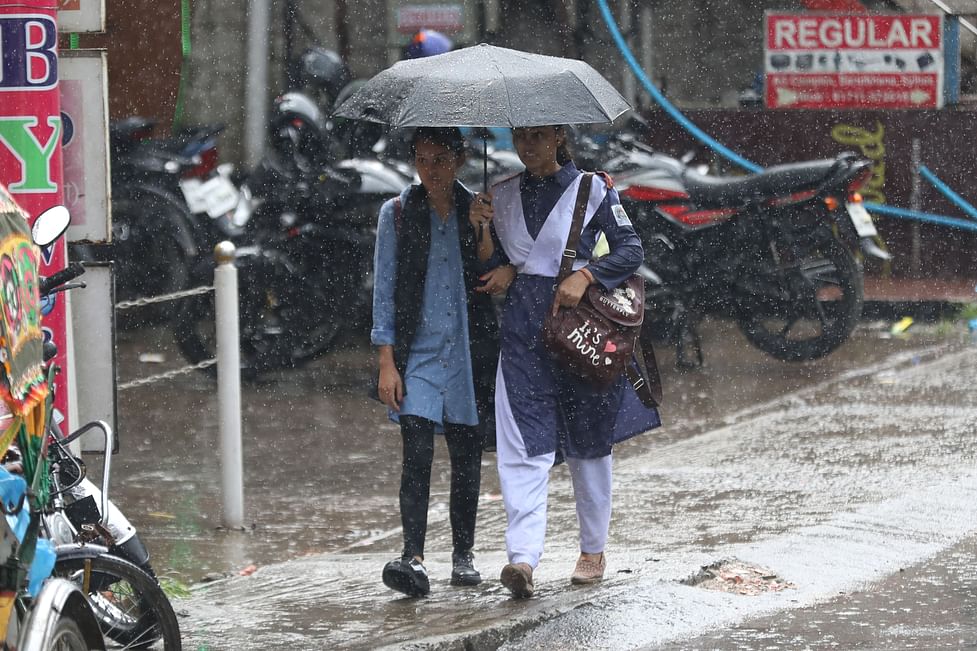 লঘুচাপ নিম্নচাপে পরিণত, বৃষ্টি থাকবে আরও ২ দিন