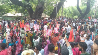 ৩ দিনের অপেক্ষায় সিলেটের চা শ্রমিকরা