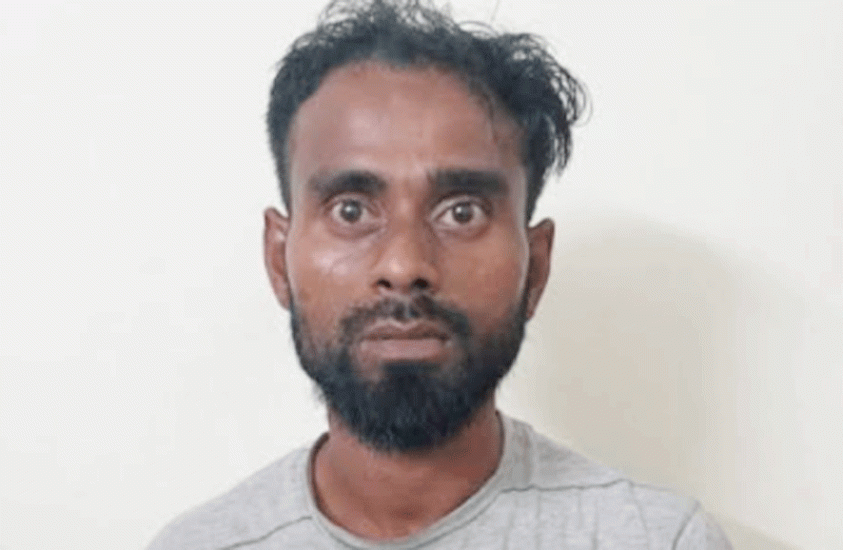 কাষ্টঘরে পুলিশের অভিযান : ই য়া বা স হ গ্রে ফ তা র ১