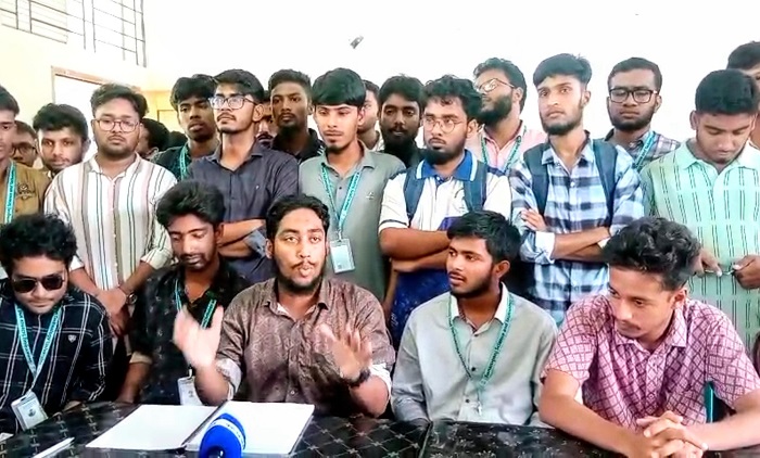 তিনদফা দাবিতে সুবিপ্রবির শিক্ষার্থীদের ৮ দিনের আল্টিমেটাম