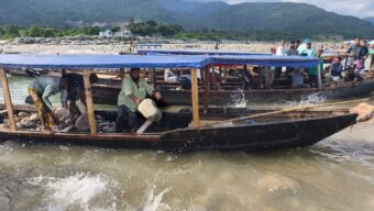 জাফলংয়ে অভিযানে ৫০ টি নৌকা ধ্বংস, দেড় হাজার ঘনফুট পাথর উদ্ধার
