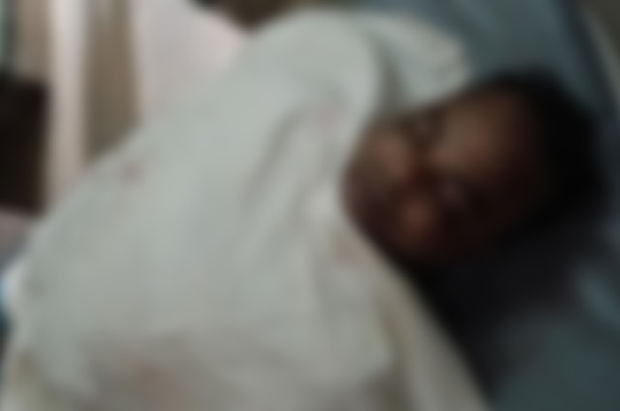 জুমার নামাজের সময় মসজিদের ভেতরে ছুরিকাঘাত, মুসল্লি নিহত