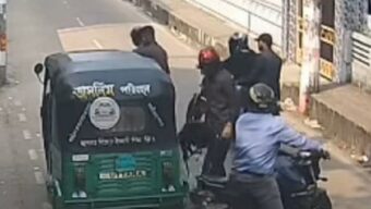 দিনদুপুরে ছিনতাই, ফুটেজ ভাইরাল, তবু অধরা ছিনতাইকারীরা