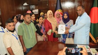 চাকরি নিয়ে অনিশ্চয়তায় সিসিক পরিচালিত স্বাস্থ্যকেন্দ্রের শতাধিক কর্মী :  আশ্বস্ত করলেন সিসিক প্রশাসক