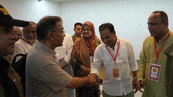 সংসদ নাই আজকে?, সিলেটে নেমেই এমপিদের প্রশ্ন প্রধানমন্ত্রীর