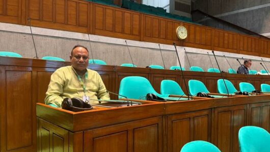 প্রধানমন্ত্রীর নির্দেশের পর সংসদে হাজির এমরান আহমদ
